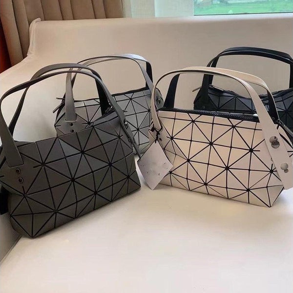 geometric casual dumpling bag with diamond pattern white silver milk tea Matte color for daily carry streetwear style