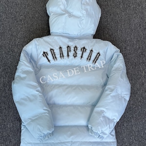 Trapstar Irongate Detachable Hooded Puffer Jacket in Blue image 3