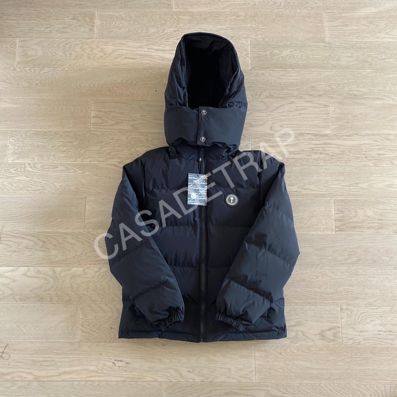 Trapstar Irongate Detachable Hooded Puffer Jacket in Black zdjęcie 2