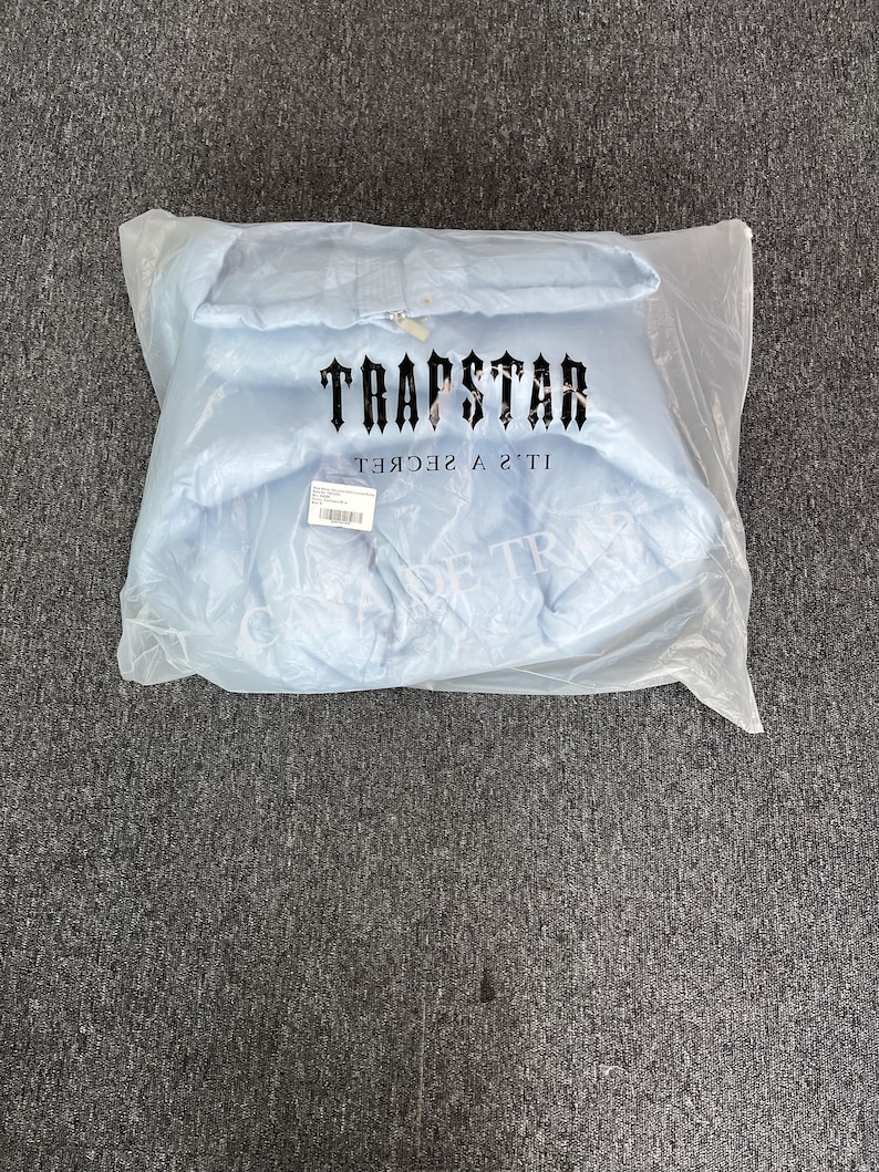 Trapstar Irongate Detachable Hooded Puffer Jacket in Blue image 8