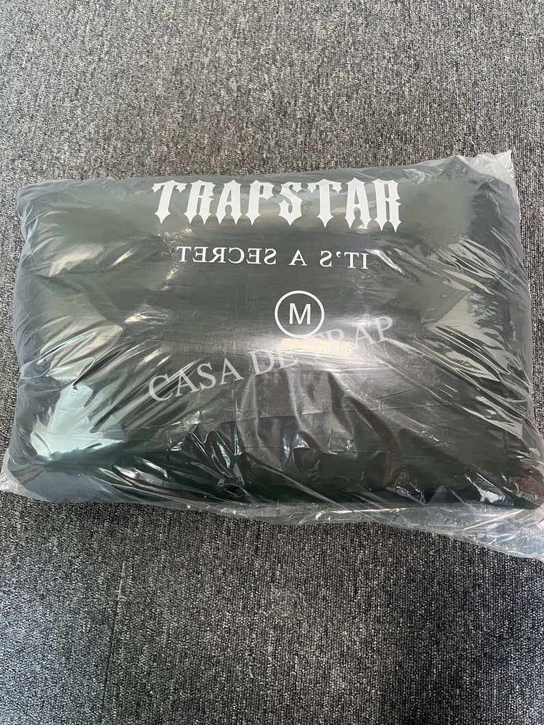 Trapstar Irongate Piumino con cappuccio staccabile in nero lucido immagine 9