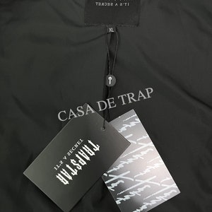 Trapstar Irongate Piumino con cappuccio staccabile in nero lucido immagine 6