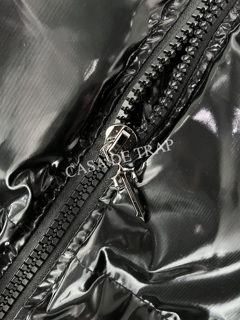 Trapstar Irongate Detachable Hooded Puffer Jacket in Shiny Black image 8