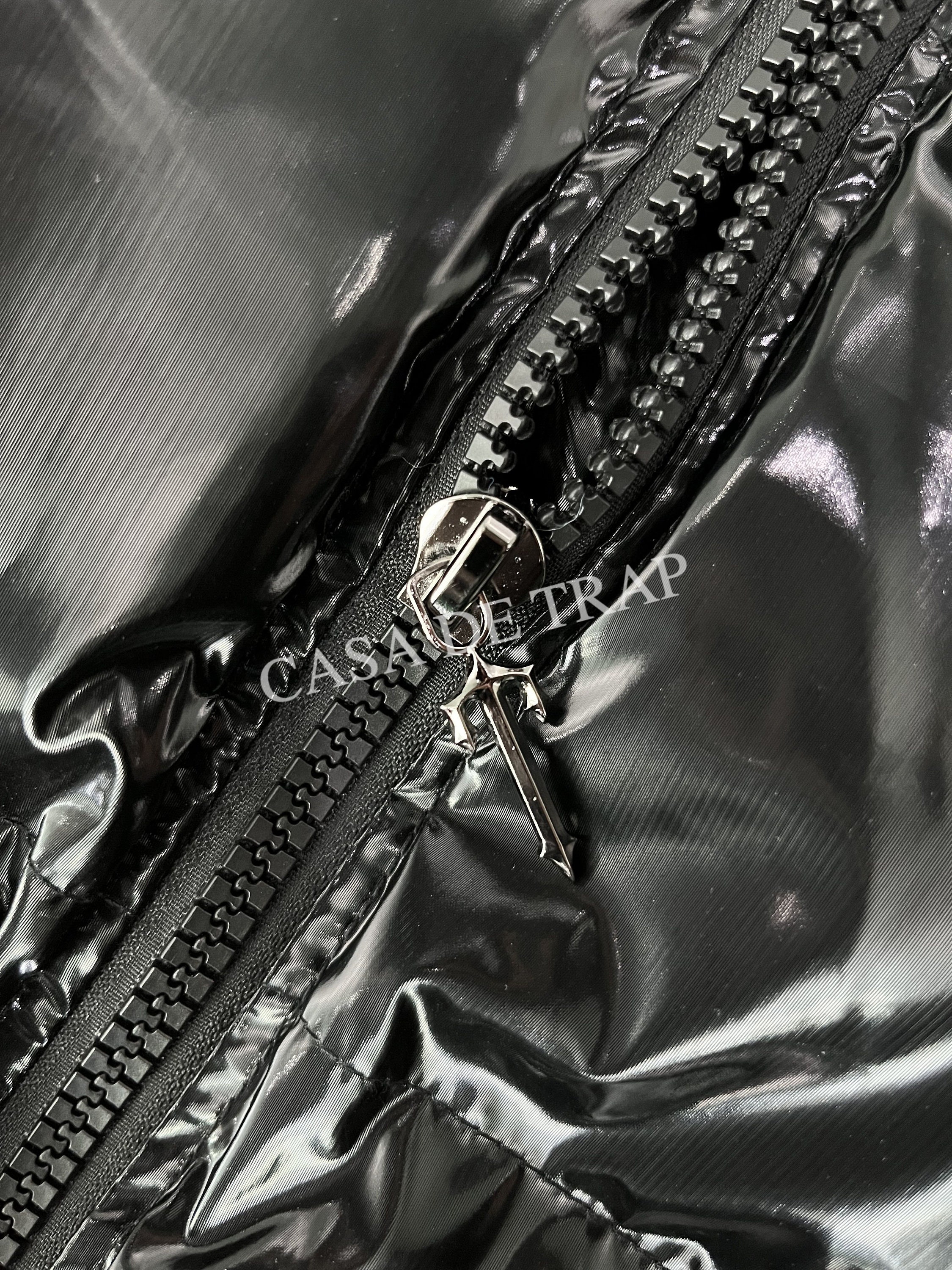 Trapstar Irongate Detachable Hooded Puffer Jacket in Shiny Black