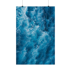 Blue Ocean Matte Vertikale Poster, Wellen, Meer, Ozean, Blau, Entspannen, Dekor, Strand, Sand, Insel, Fisch, Wasser.