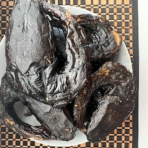 4 Stück GROSSE Welse / Große Welse / Frisch aus Nigeria. Fisch/Riro Fisch//Eja Kika/ Eintopf/Gemüse/Wels.