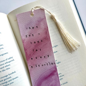 Ela tem um livro para cada situação - marcador de livros de Harry Styles