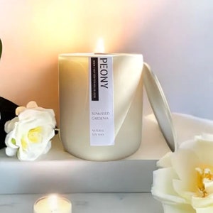 Handpoured Gardenia Grapefruit Candle | Non-Toxic | Organic