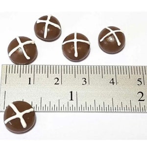 5 pc Miniature Cocomelon Chocolate Hot Cross Bun Lot 1;6-1;12 Scale White “X”
