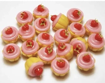 5 pc Miniature Strawberry Topped Strawberry Cupcake Lot 1;6-1;12 Scale