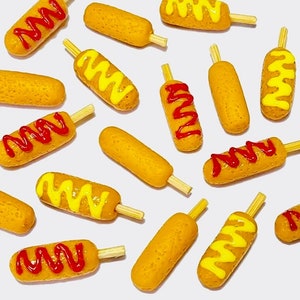 6 Stück Miniatur Corn Dogs Ketchup Senf 1;6-1;12