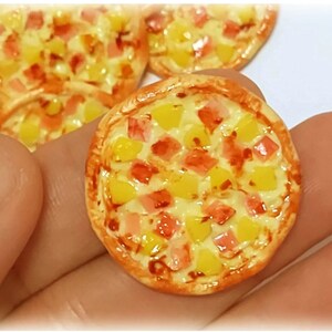1pc Miniature Whole Hawaiian Pizza Pie 1;6-1;12 Scale