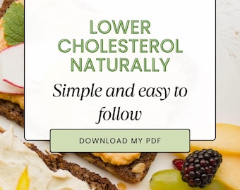 Puede incluir: Un plato con una variedad de alimentos saludables, incluyendo pan con hummus, verduras en rodajas, uvas y moras. El texto en la imagen dice: "HEALTHY LOWER CHOLESTEROL NATURALLY Simple and easy to follow".