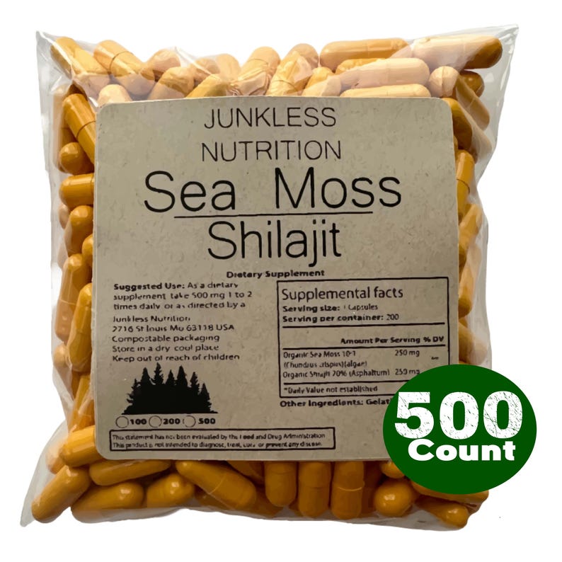 Puede incluir: Una bolsa de pl&aacute;stico transparente llena de c&aacute;psulas amarillas. La etiqueta dice "Junkless Nutrition Sea Moss Shilajit" con informaci&oacute;n de suplementos y una etiqueta "500 Count". Las c&aacute;psulas son un suplemento diet&eacute;tico.