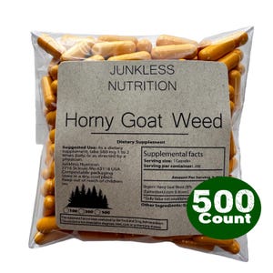 Könnte beinhalten: Ein durchsichtiger Plastikbeutel gefüllt mit gelben Kapseln, beschriftet als Junkless Nutrition Horny Goat Weed Nahrungsergänzungsmittel. Das Etikett enthält Nährwertangaben, Anwendungshinweise und eine grüne kreisförmige Grafik mit der Angabe 500 Stück.