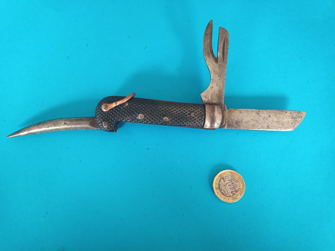 Wade and Butcher Jack Knife (army) Stamped 1939. Beautiful