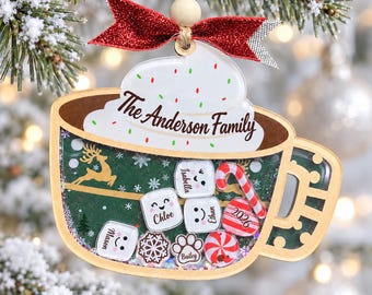 Personlig Marshmallow-familjeprydnad 2026: Julkakaoglas med personliga namn