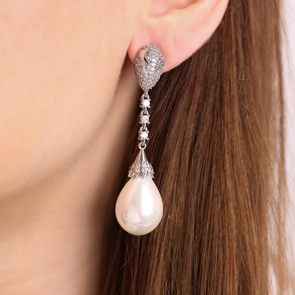 Statement earrings Pearl earrings Drop earrings natural Majorca pearl Dangle earrings Fireball earrings Bridal earrings Anniversary gift