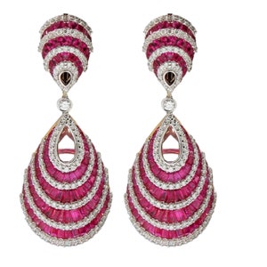 Orecchini pendenti a goccia con rubino taglio baguette e zirconi cubici rotondi, orecchini da sposa rosa per la sposa, gioielli fatti a mano in argento sterling 925 Silent World
