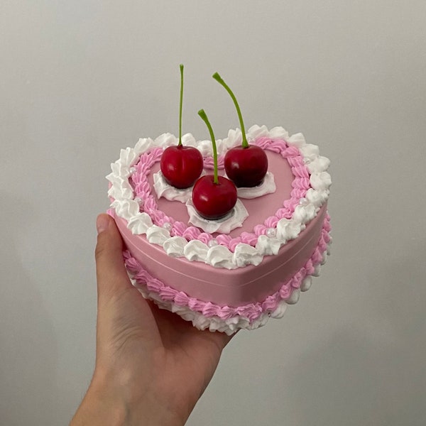 Boîte à bijoux en forme de coeur de gâteau | faux gâteau | gâteau aux cerises | gâteau aux fraises | gâteau d'anniversaire | décoration vintage | Décoration d'intérieur esthétique de l'an 2000 | stockage