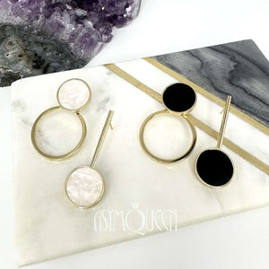 Orecchini geometrici spaiati, orecchini asimmetrici neri e oro, orecchini rotondi, orecchini asimmetrici alla moda, regalo di compleanno e festa
