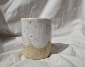 Handgemachte Tasse mit weißer Glausur außen und innen| Geschenkidee | getöpfert