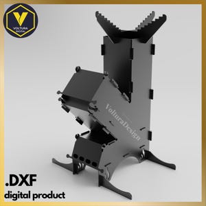 Könnte beinhalten: Eine weiße Keramik-Tasse mit schwarzem Henkel und dem Text "But First, Coffee" in fetter, schwarzer Schrift. Die Tasse steht vor einem neutralen Hintergrund, der ihr schlichtes Design hervorhebt.