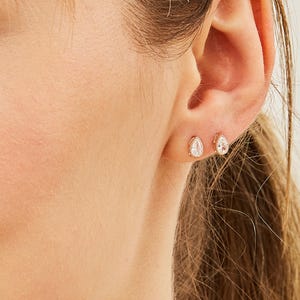 Diamond Earrings / Minimalist Earrings Studs / Gold Bridal Jewelry / Dainty Earrings / Simple Everyday Jewelry