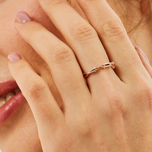 14K Solid Gold Diamond Ring / Stackable Rings for Women / Wedding Ring Women / Wedding Bands Women / Engagement Ring