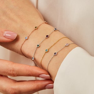 Bracelet avec pierres de naissance pour maman • Bracelet avec bijoux avec pierres de naissance personnalisé • Cadeau personnalisé pour maman • Cadeaux d'anniversaire pour elle