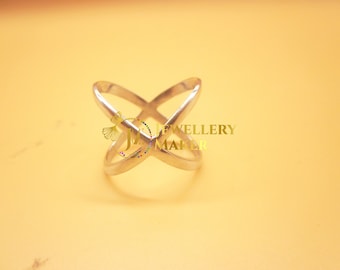 925 Sterling Silver Criss Cross Ring Gioielli fatti a mano Gioielli delicati Regalo per i suoi gioielli minimalisti Regalo di Halloween Design unico