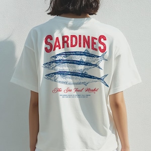 Vintage sardines illustration digital design featuring three detailed sardines with classic typography, perfect for t-shirts, mugs, wall art, kitchen decor, tote bags, and coastal home accessories. Includes 1 high-resolution PNG file with transparent background and 1 PDF file. Ideal for seafood lovers, nautical themes, ocean-inspired decor, and creative DIY projects. Perfect for printable designs celebrating seafood and coastal living.