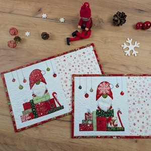 PDF Nähanleitung Wichtel mit Paketen, Tassenteppich Weihnachten, Applikation Schnittmuster zum Ausdrucken, Mug Rug, Anleitung DE & EN