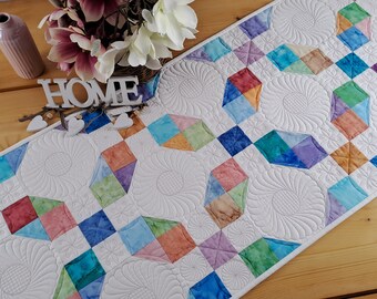 Bloemen gewatteerde tafelloper "Lente", 18x53", zomer gewatteerde tafelloper, handgemaakt tafeldecor, patchwork tafelkleed, quilt