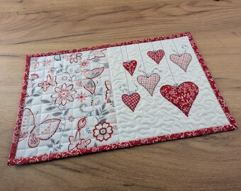 2 Becher Teppich, Mug Rug, Valentinstag, Muttertag, Tischset, Herz Applikation, Tassen Untersetzer, Patchwork, Platzdeckchen, Kaffeetisch,