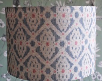 Handgemaakte stoffen lampenkap. Geometrische Ikat Design lampenkap. 20 cm 30 cm 40 cm breed. Drum lampenkap, roze/blauwe lampenkap, Home Decor