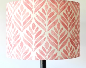 Lampenschirm aus rosa und natürlichen Aquarellblättern: Leinenschirm