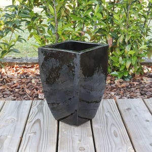 B-Ware! Quadratischer Pflanztopf, Blumentopf, Pflanzkübel Pitaya, L/B 24 cm, H 37 cm, schwarz glasiert, frostfest, Handarbeit aus Vietnam