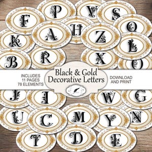 Pode incluir: Uma coleção de etiquetas decorativas ovais com letras pretas ornamentadas sobre um fundo branco com bordas de filigrana dourada. O texto central diz Black & Gold Decorative Letters, Includes 11 Pages, 78 Elements, Download and Print.