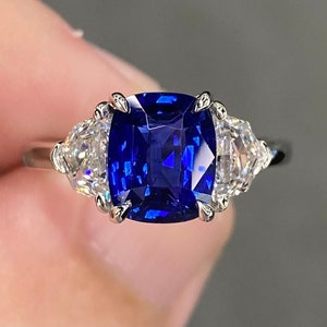 Natural Exceptional GIA 4 Ctw Royal Blue Ceylon Sapphire & E VVS Diamond Platinum Ring