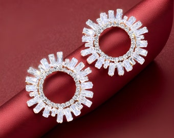 Boucle d'oreille de Noël en cristal argenté, cristal Muaddi 14 carats, flocon de neige de Noël, cadeau pour elle, bijoux de fête en argent