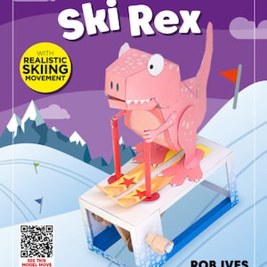 Puede incluir: Un kit de animación de papel con un dinosaurio rosa esquiando por una montaña nevada. El kit incluye un código QR que te permite ver el modelo en movimiento. El texto "Ski Rex" está impreso en letras grandes y negritas en la parte superior de la imagen. El texto "With Realistic Skiing Movement" está impreso en un círculo amarillo.