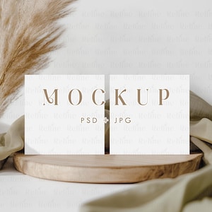 Mockup de cartão quadrado duplo, mockup de cartão de convite de dois lados, mockup de cartão de felicitações, cartão de casamento PSD, modelo de cartão de presente para duas festas, mockup digital