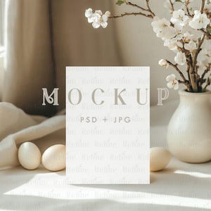 Convite de Páscoa Mockup, Cartão de Saudação Mockup 5x7, Modelo de Cartão de Páscoa, Cartão de Convite de Primavera Mock-Up, Cartão de Presente de Natal PSD Objeto Inteligente