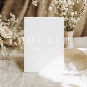 Boho Einladungskarte Mockup PSD, Hochzeitseinladungskarte Mockup, Grußkarte Mockup, Elegante Karte Stationäres Mockup, Geschenkkarten Mockup