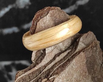 Handmade Oak Wood Ring For Men and Women – Customizable Minimalist Wooden Jewelry – Perfect For Anniversaries, Birthdays, And Special Gifts
