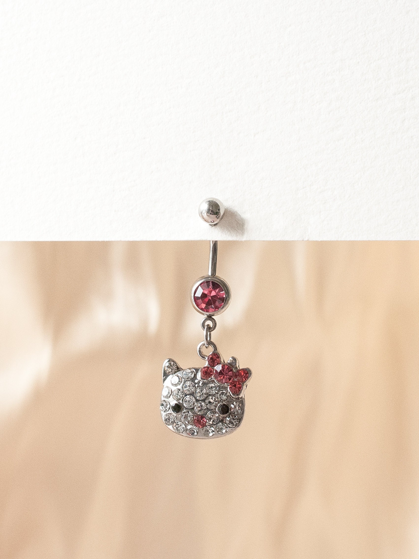 Hello Kitty Belly Ring UV 14G (1.6mmx 11.2mm) B/4/4 (Color: Neon Green &  Red)