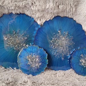 Placemat and Coaster set, Two Pairs of Coasters and Placemats, blue Placemats and Matching Coasters, Geode Effect Resin Dining Set