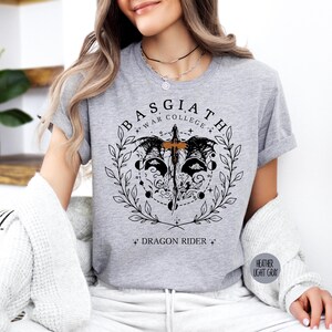 Basgiath War College Book Shirt, Dragon Rider Shirt, Fantasy Bookish Shirt, Book Lover Shirt, Bookworm Shirt, Book Shirt, Bookish War Shirt Bild 3