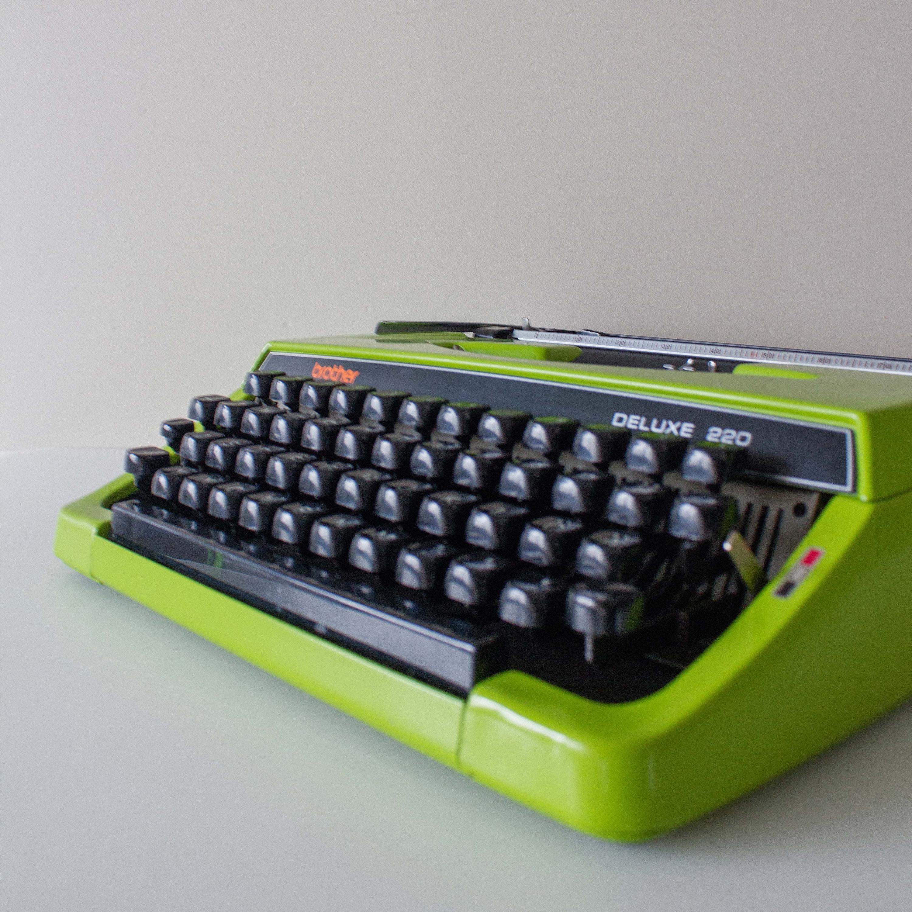 Brother Deluxe 220 Portable Working Typewriter With Case, Green